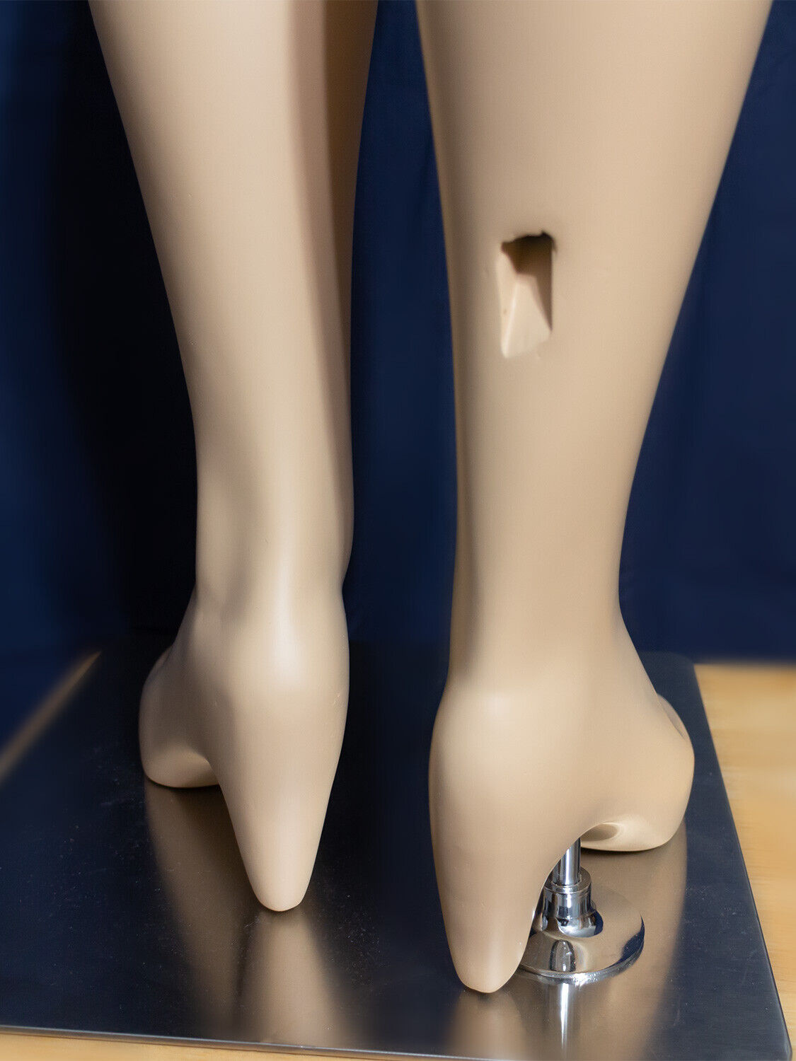 Same mannequin photo 7